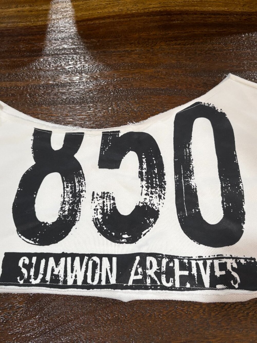 SUMWON Graphic T-Shirt White Streetwear Crop Off Shoulder Tee sz S 850 Archives
